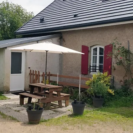 Landhaus Familial Pres De La Nature Et Randonnees Saint-Leon (Allier)