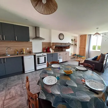 Familial Pres De La Nature Et Randonnees - Fr-1-489-518 * Saint-Leon (Allier)