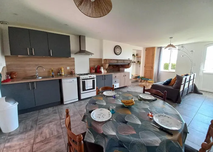 Nature Paisible à Saint-léon Avec Terrasse - Fr-1-489-518 * Saint-Leon (Allier)